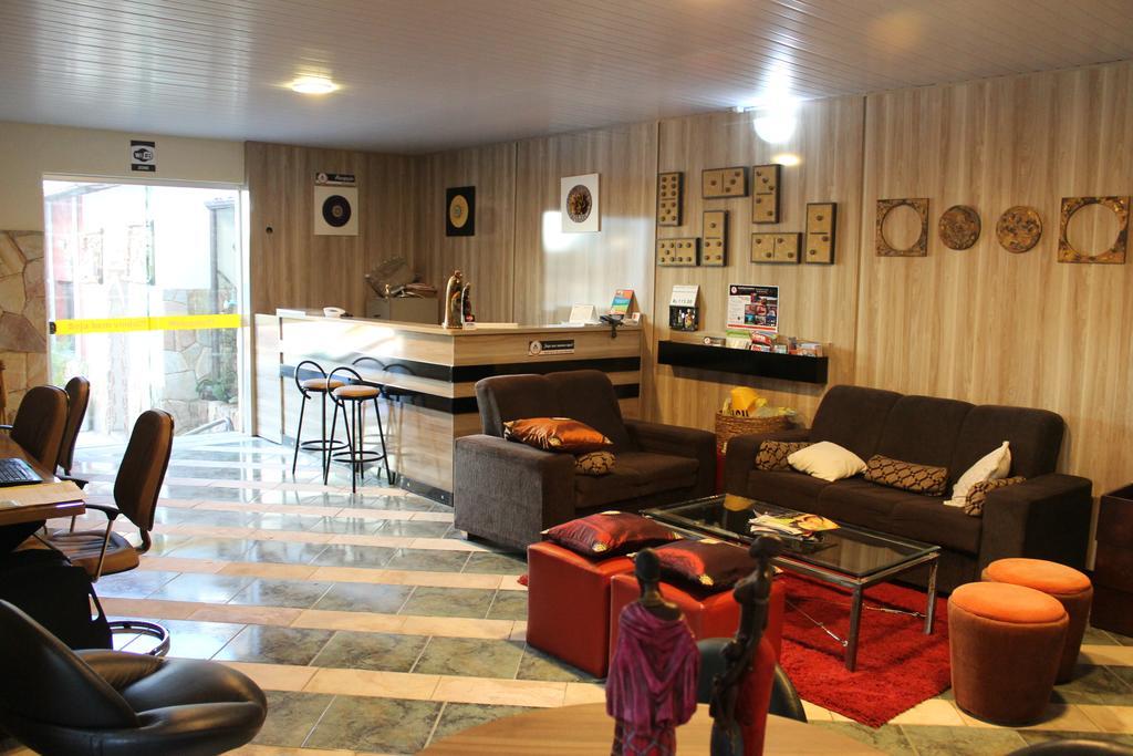 Hostel Pampulha เบโลโอรีซอนชี ภายนอก รูปภาพ